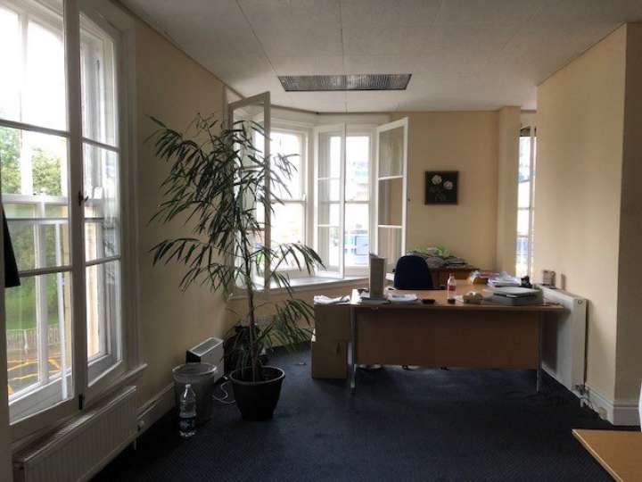 Outlook House - office 4.jpg